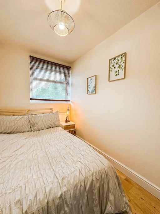 Bright & Spacious Split Level Flat In Kennington London Exterior foto